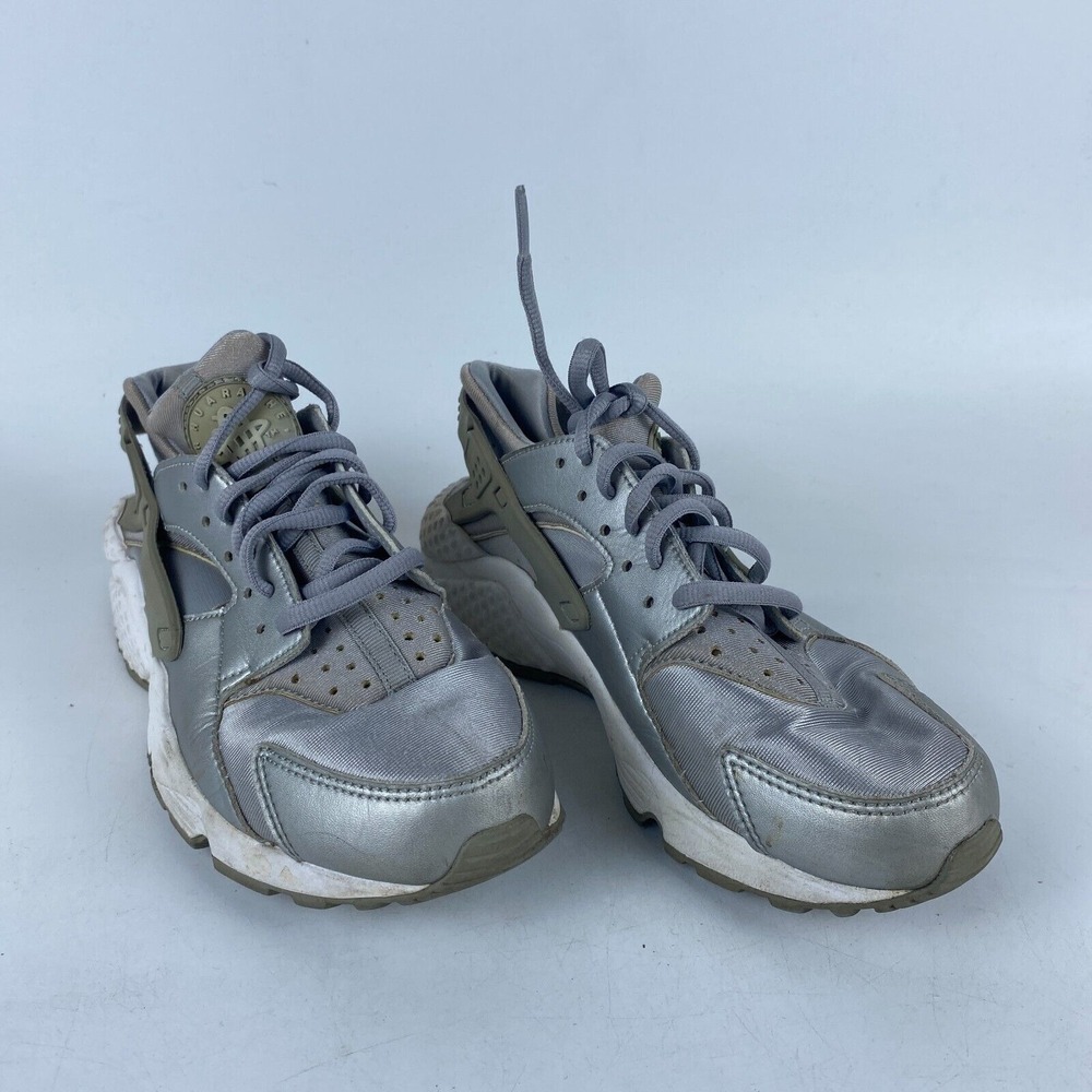 Nike Air Huarache Run SE Running Sneaker‎ Womens Size 6 Gray Silver 859429-002